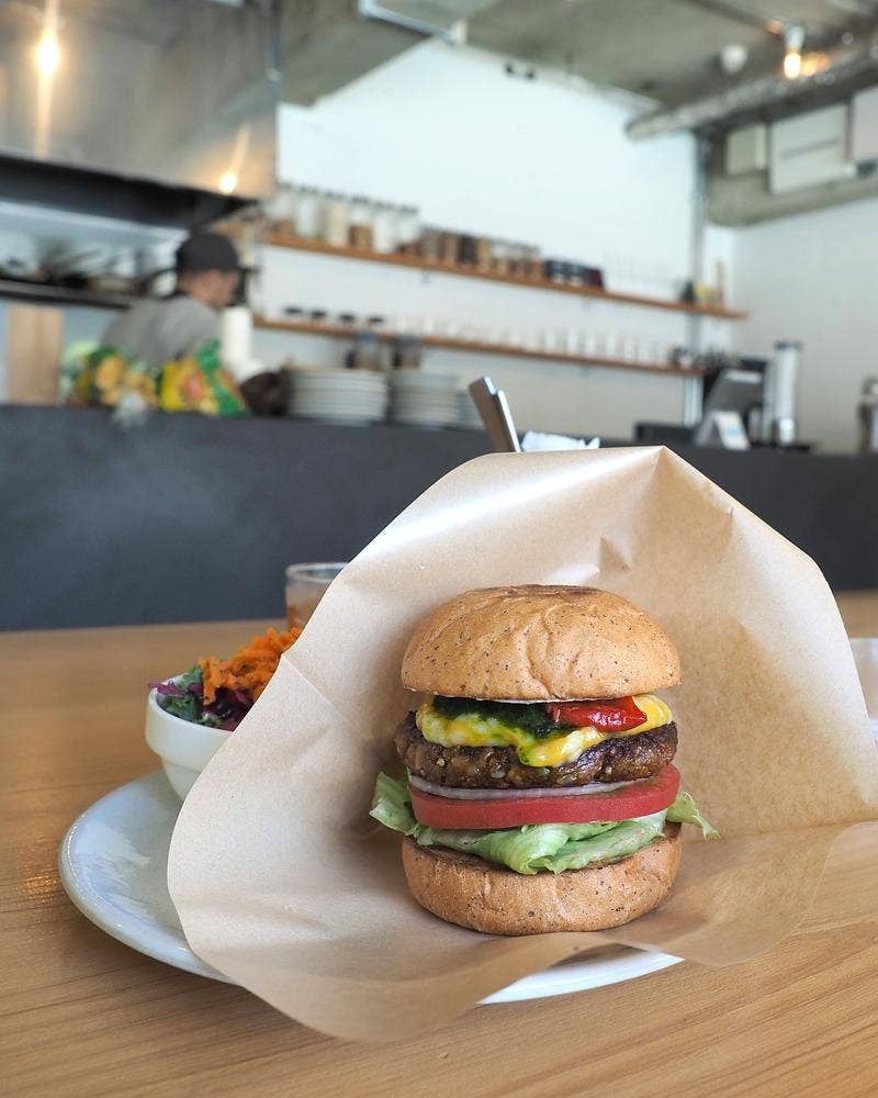 Plant-based cafe NICE
