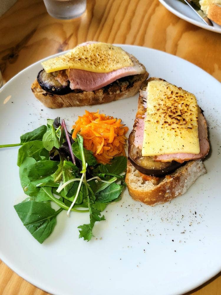 パン工房レストラン megane