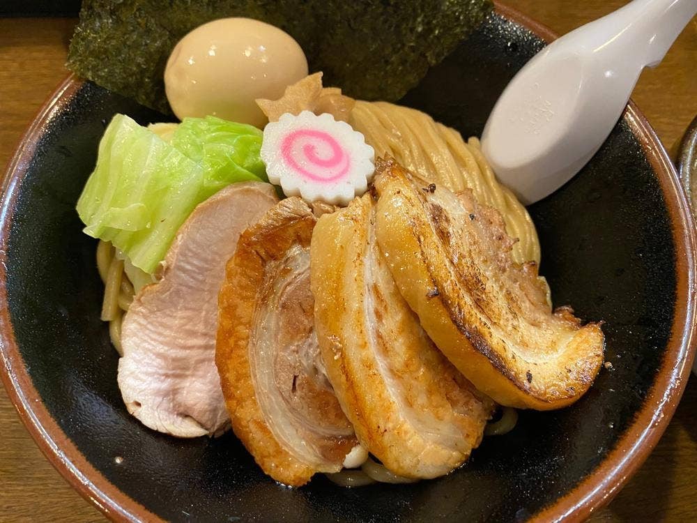 三角屋 暖