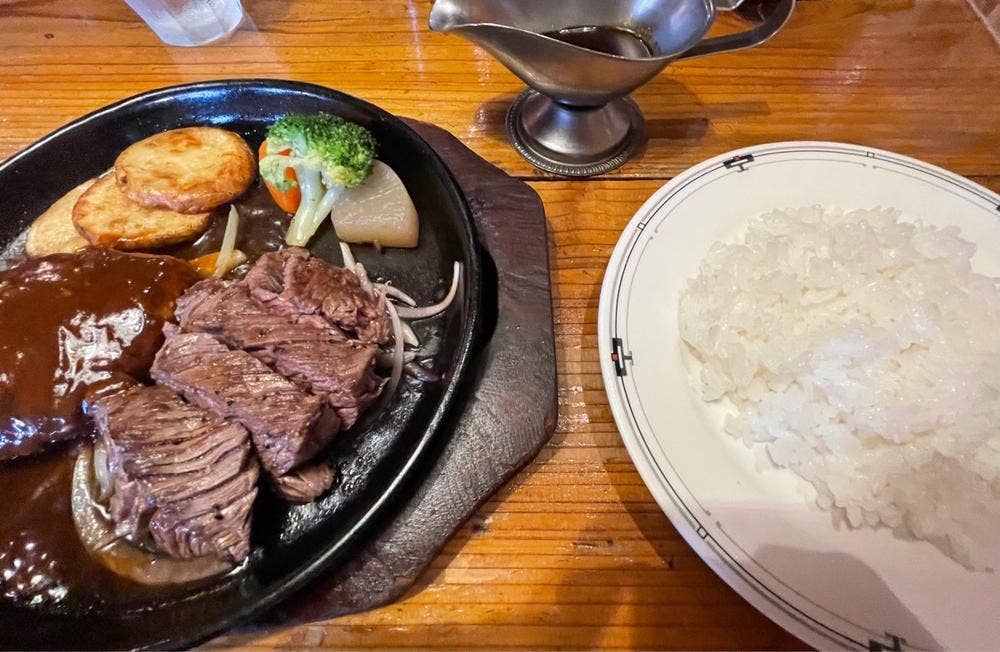 自家製ハンバーグの店 ログログ