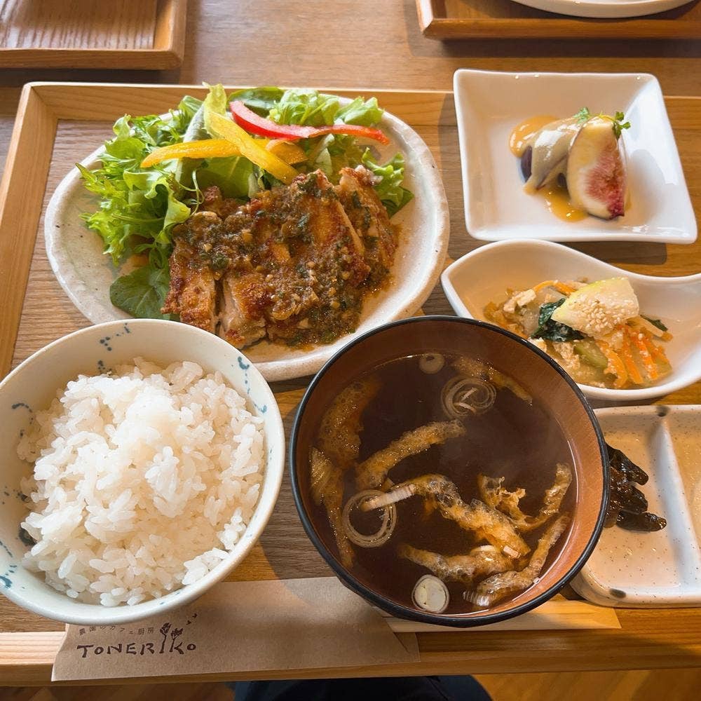 農園のカフェ厨房 TONERIKO