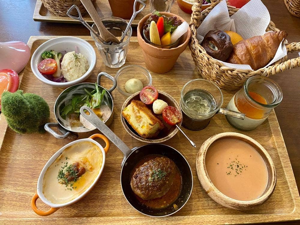 カフェ&ダイニング リヴォイス