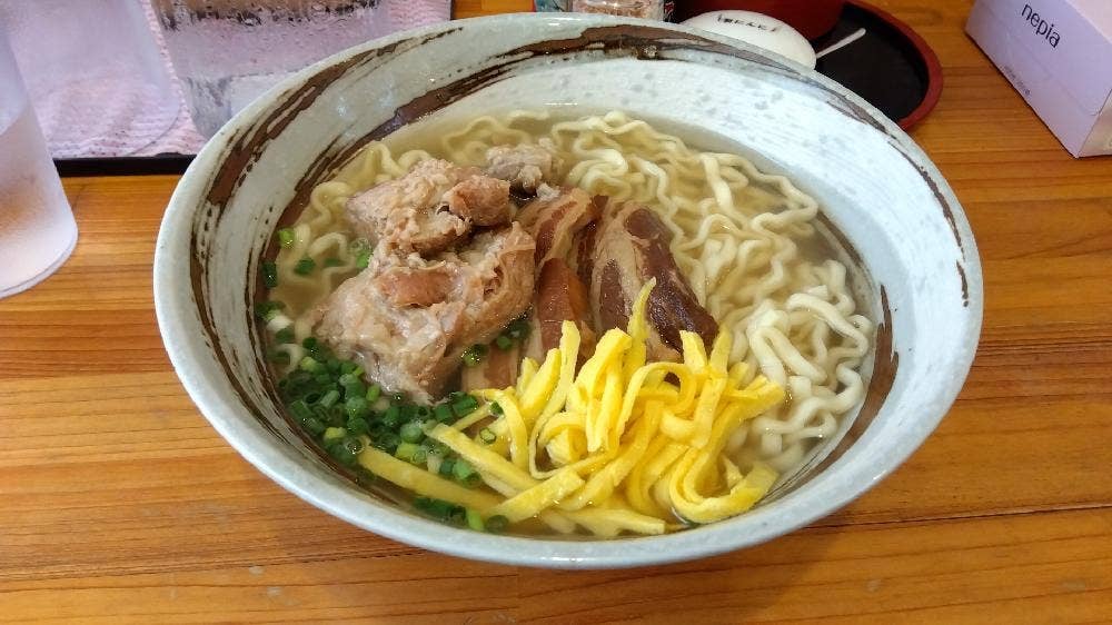 沖縄そば にぃぶんじゃ～