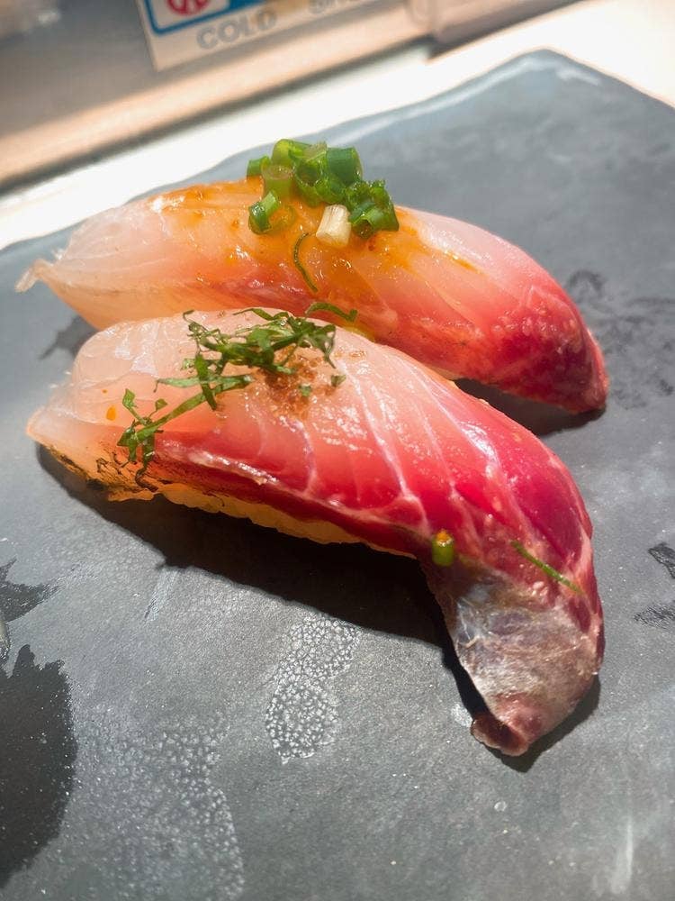 Sushi bar にぎりて