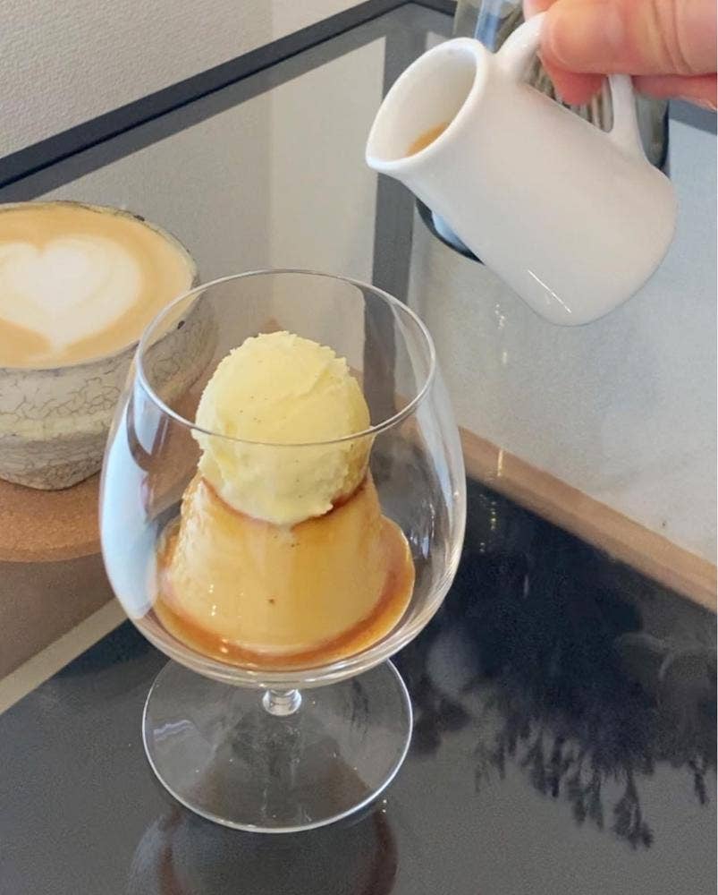 Ten coffee and bake