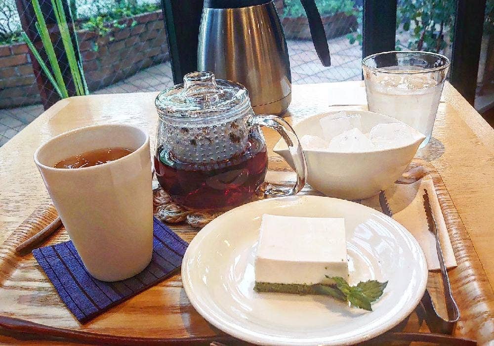 カフェ&フラワーショップたねや