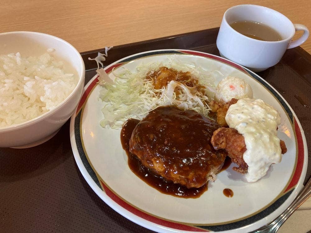 ハイカラ洋食 どれみ軒
