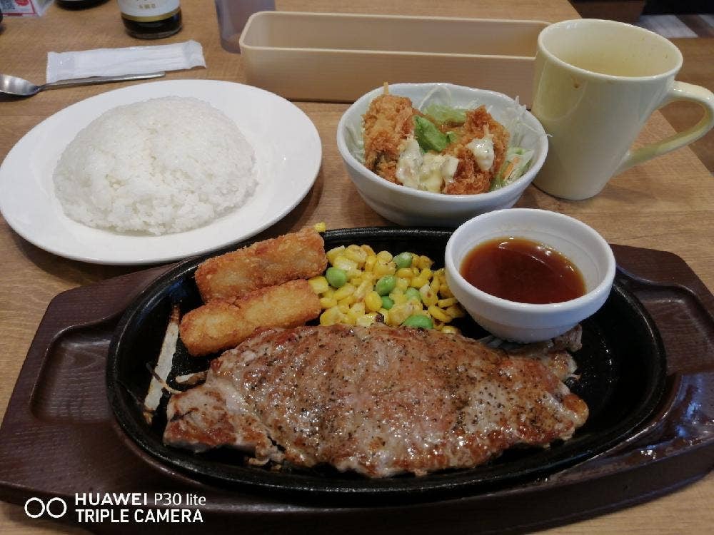 ガスト 薬院駅前店