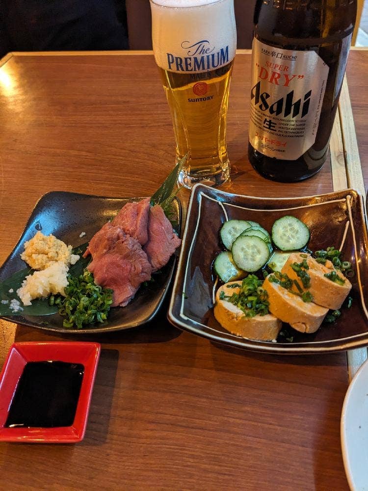 コリドー街で肉寿司！500円飲み放題！ネオ大衆酒場 馬る TOKYO