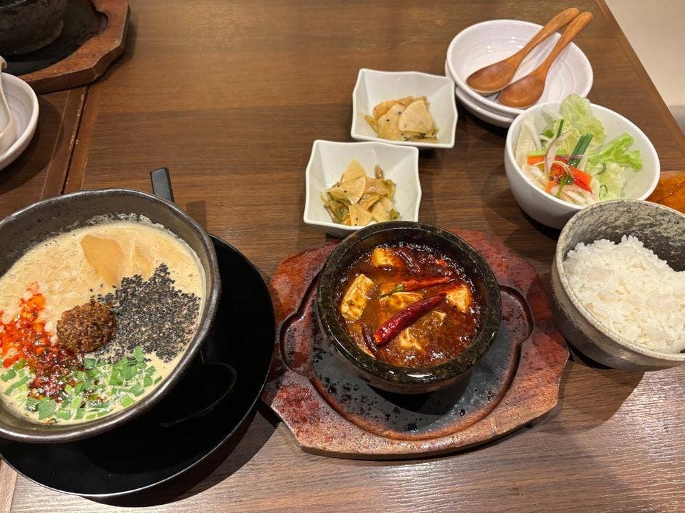 ロンフーダイニング イオンモール八幡東店