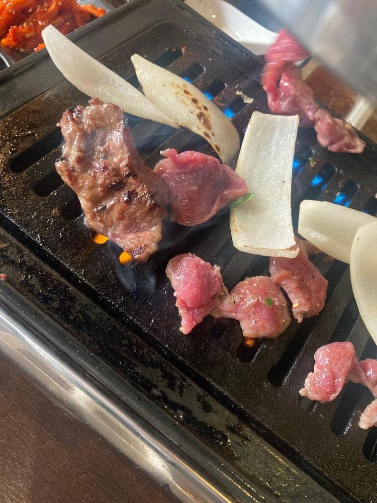 焼肉酒場 ともさんかく 本店