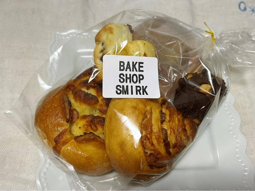 BAKE SHOP SMIRK