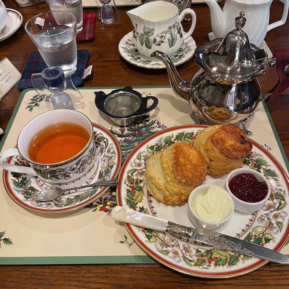 Tea Salon Blue moon