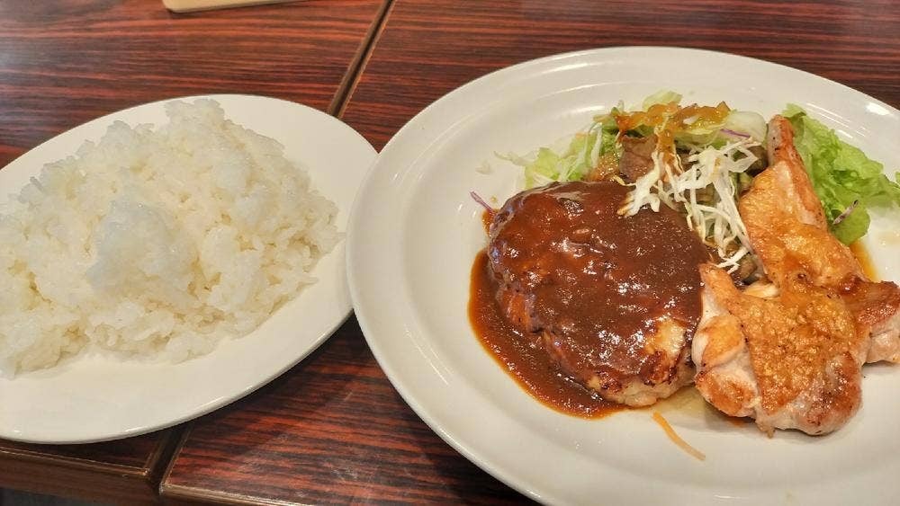 ガスト 沖縄佐敷店