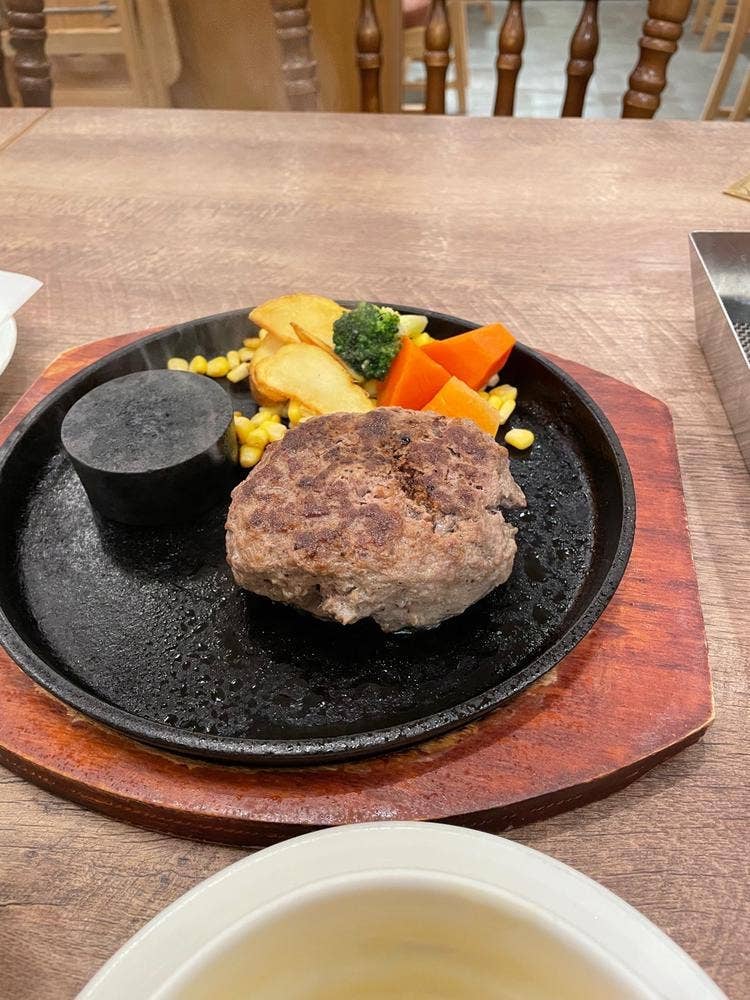 マ メゾン 三越ラシック店