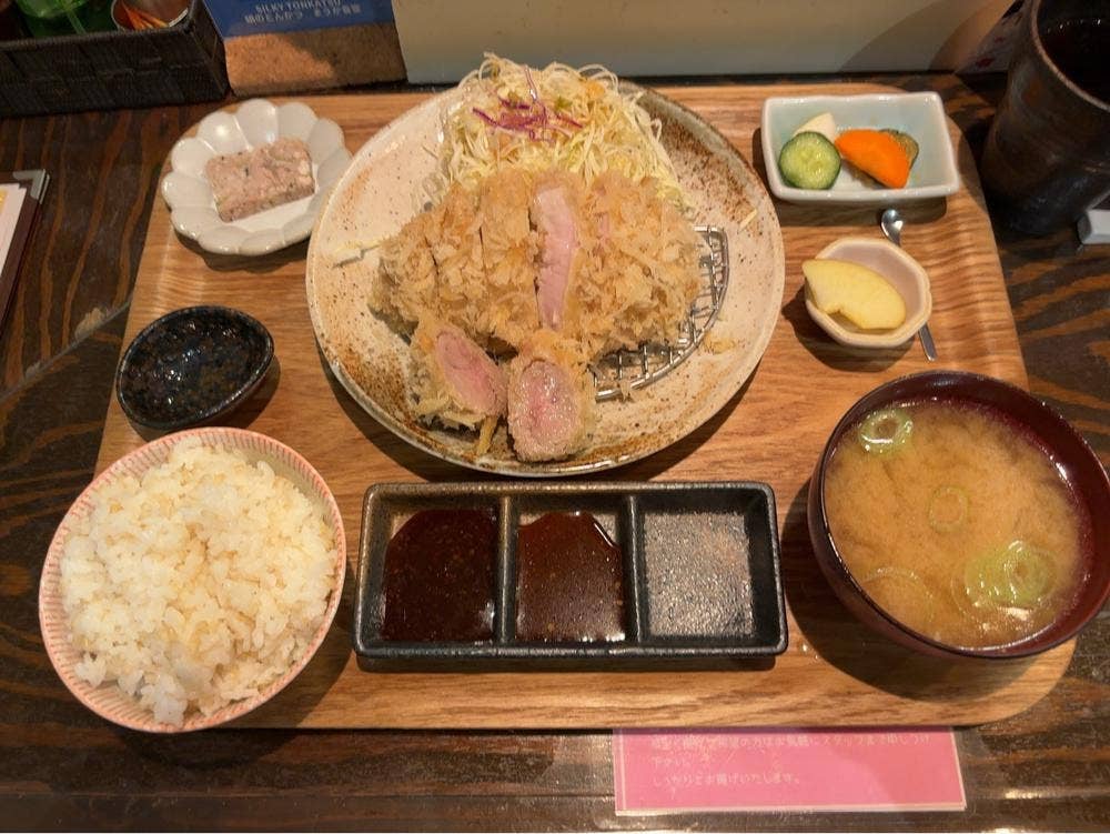 絹のとんかつ まうか食堂