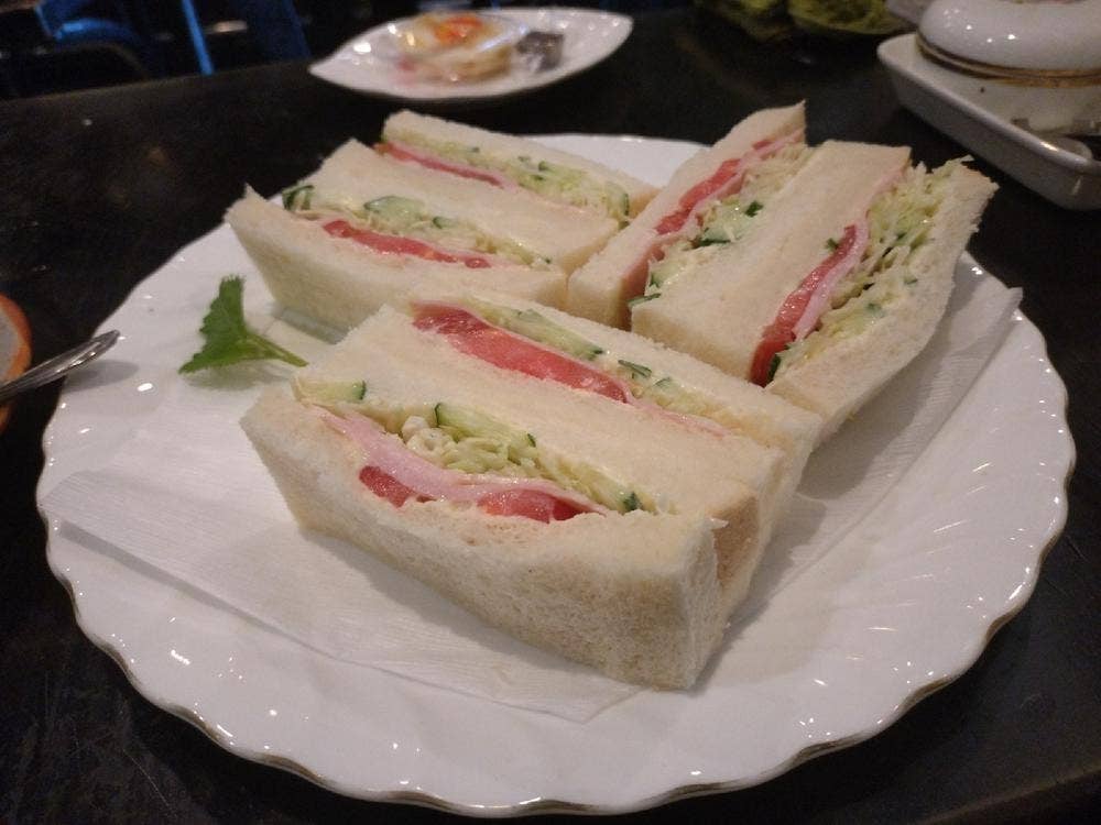 CAFÉ DE 1/f