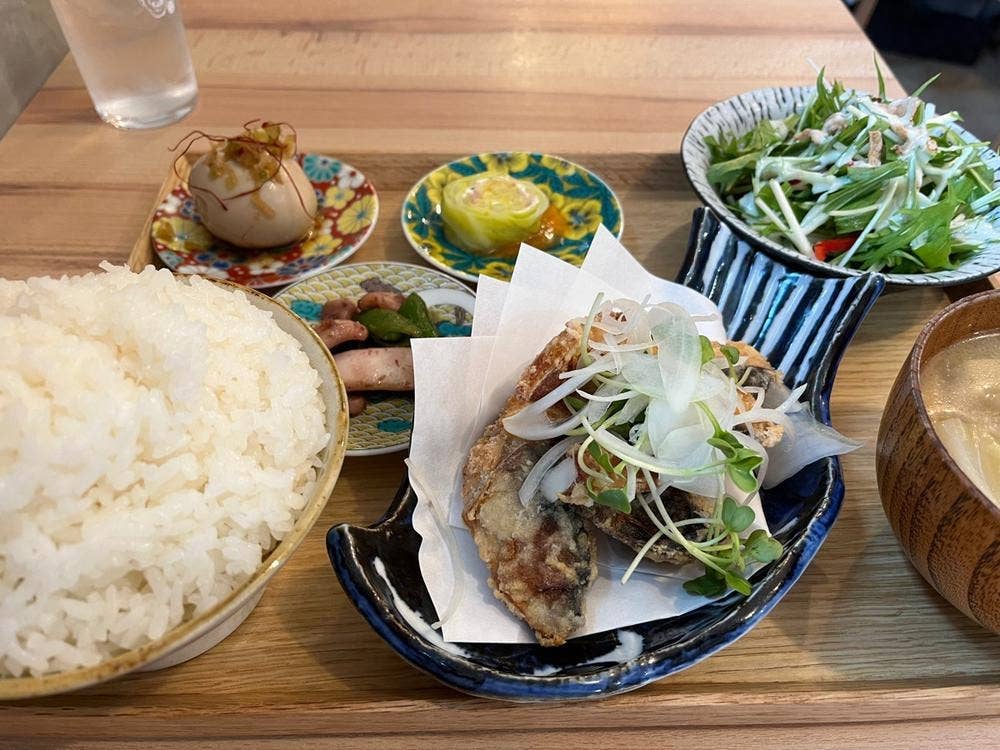 おともトごはん おかもト食堂