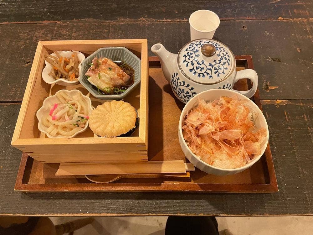 秋六
