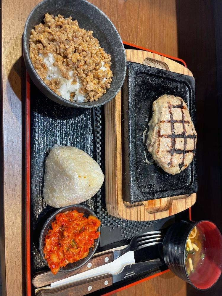 感動の肉と米 金山店