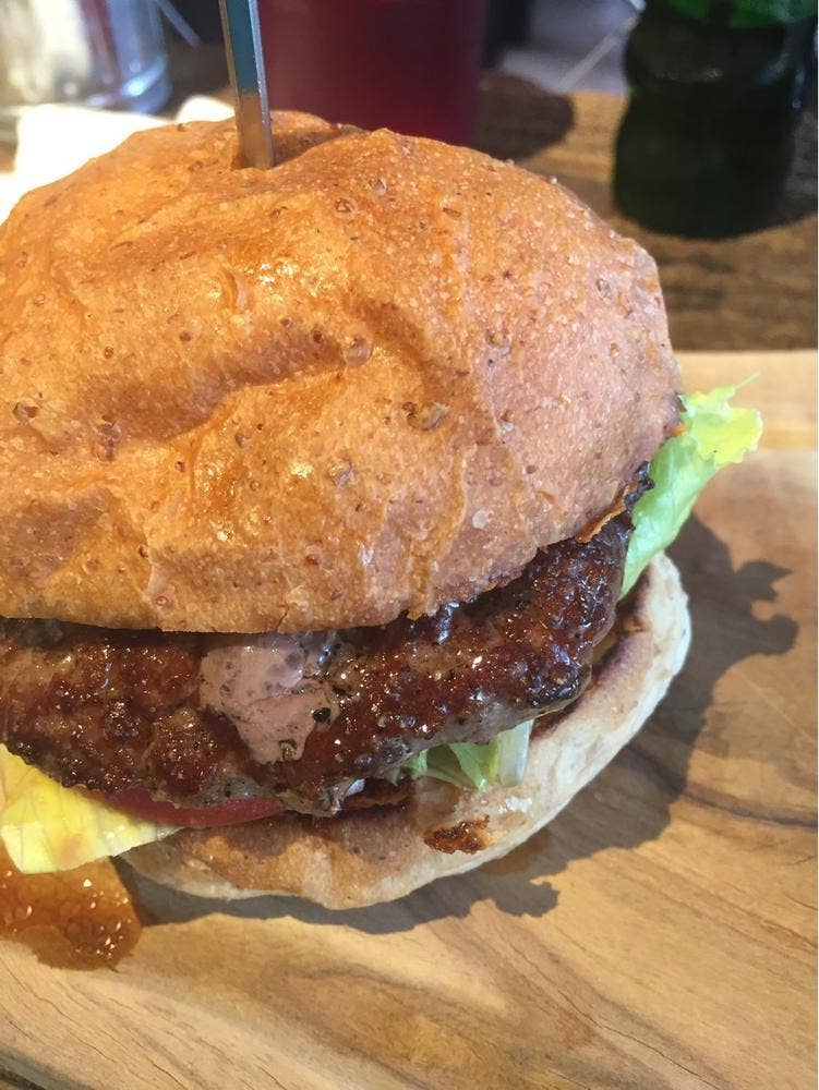 WORLD WIDE BURGER