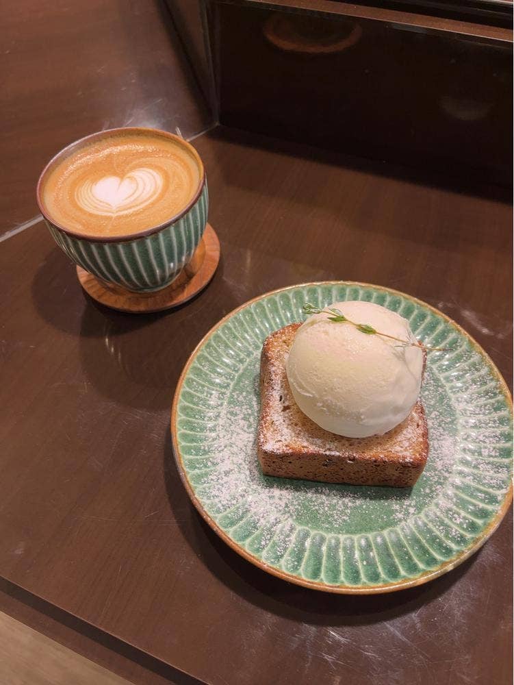 12 COFFEE AND BAKE