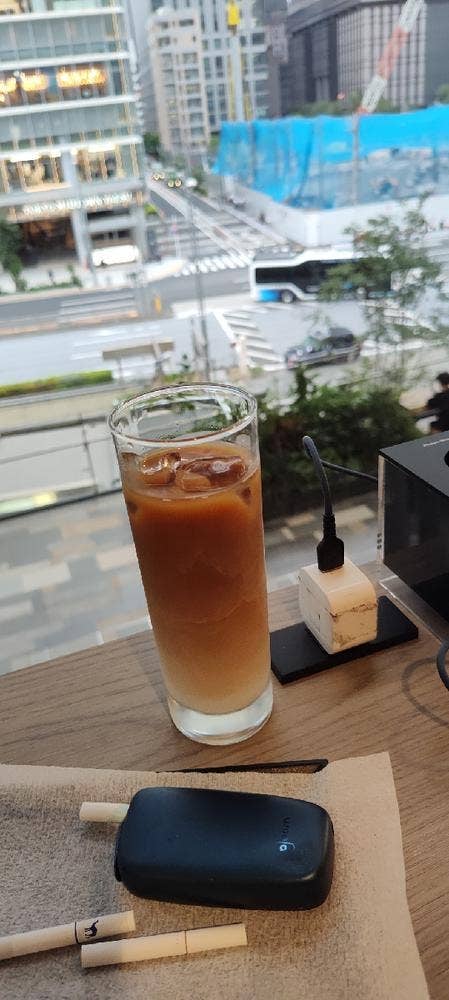 Ploom Shop 東京駅店 併設カフェ