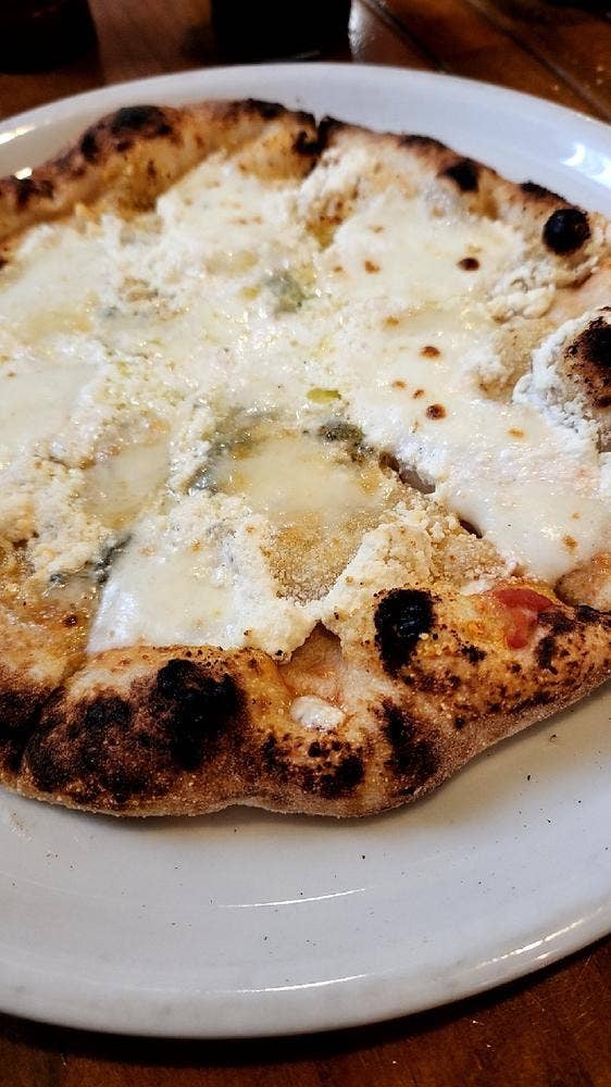 ナポリピッツァ研究所イルフォルノドーロ