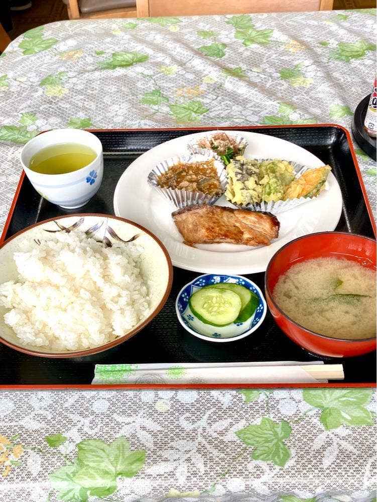 木かげ