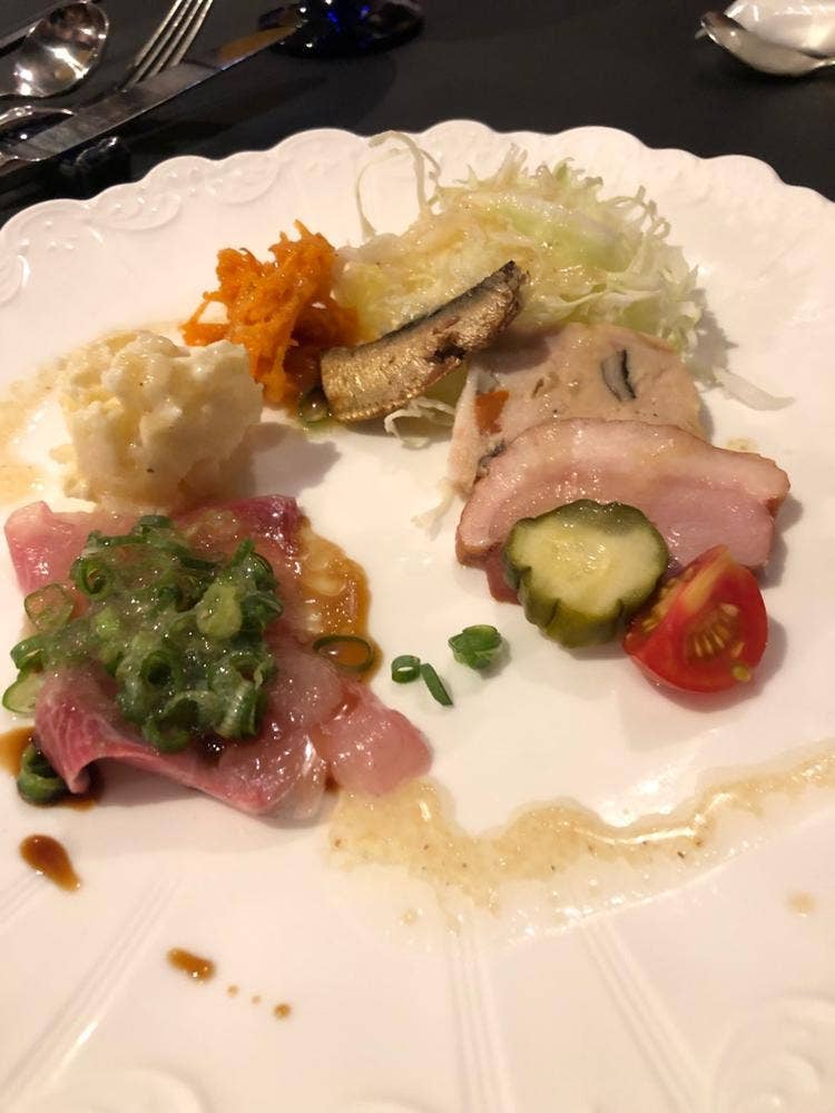 シェ・サカイ