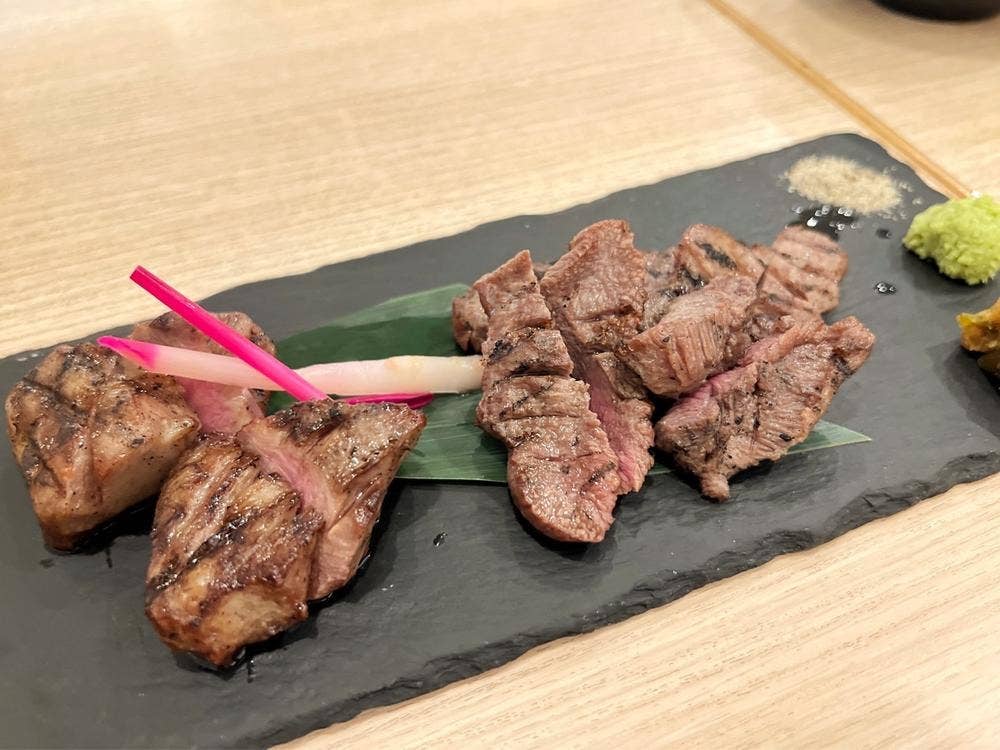 ブランド生牡蠣と極み牛タン おいすたん 関内南口本店