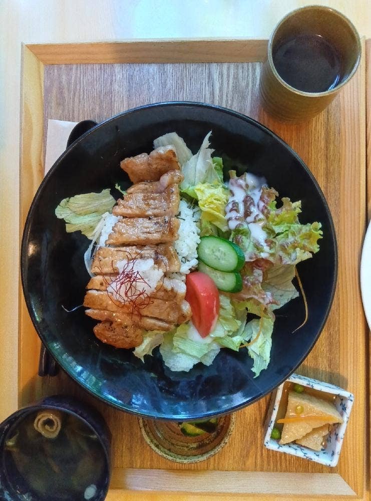 一休 HITOYASUMI 高岡戸出店