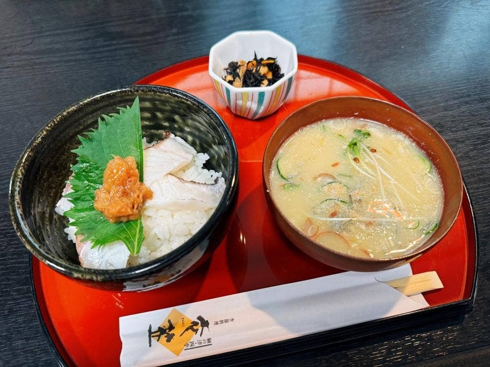 季節料理 衣笠
