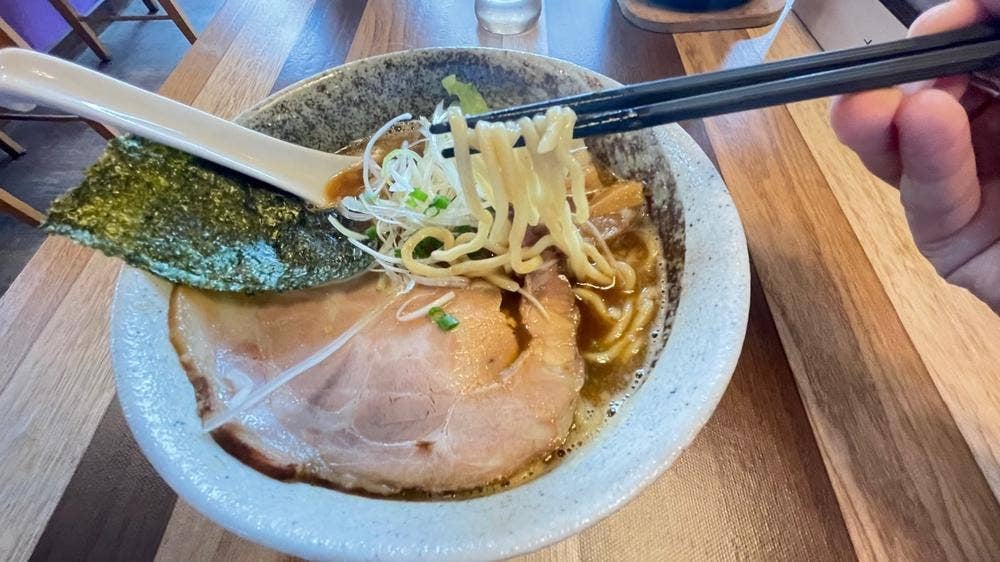 麺 あやめ