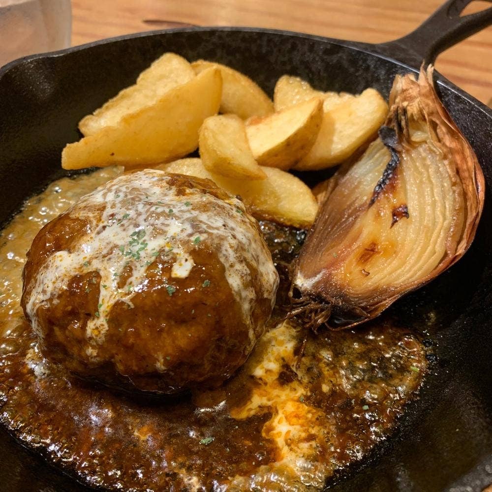 肉バルとキャンプ CARAVAN