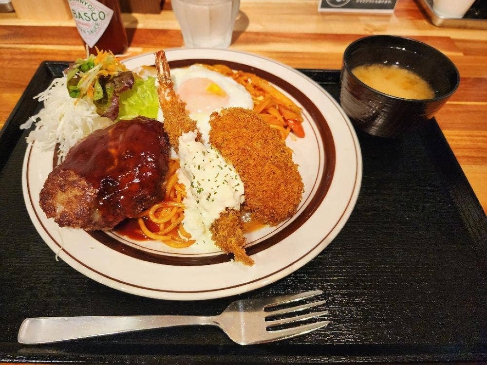 キッチン空飛ぶパンダ