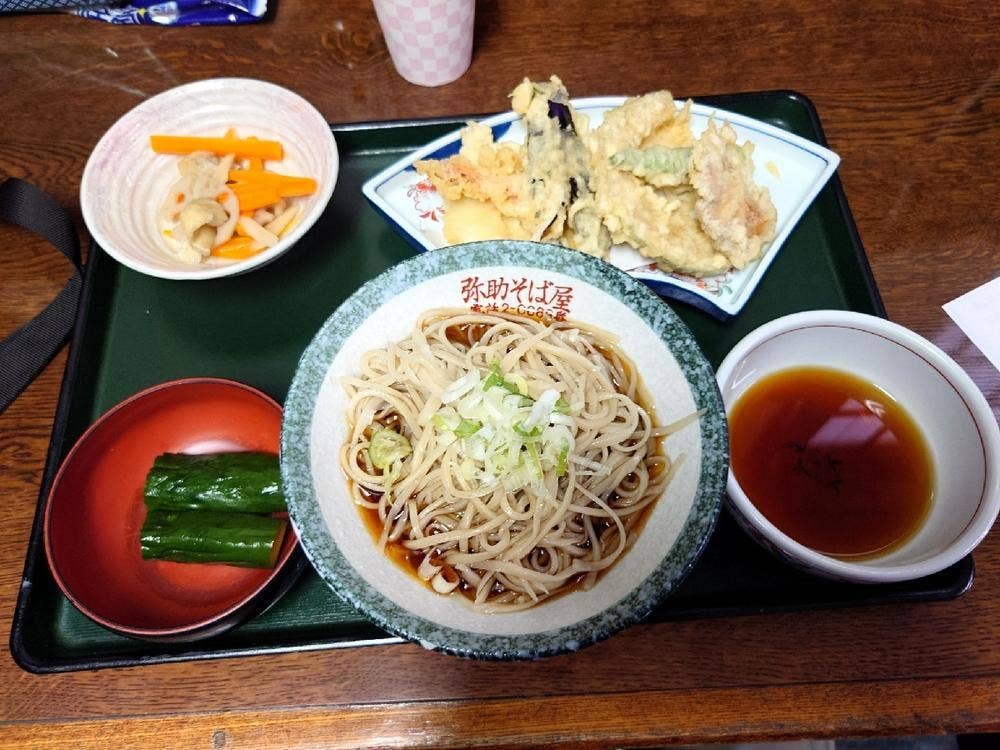 弥助そばや