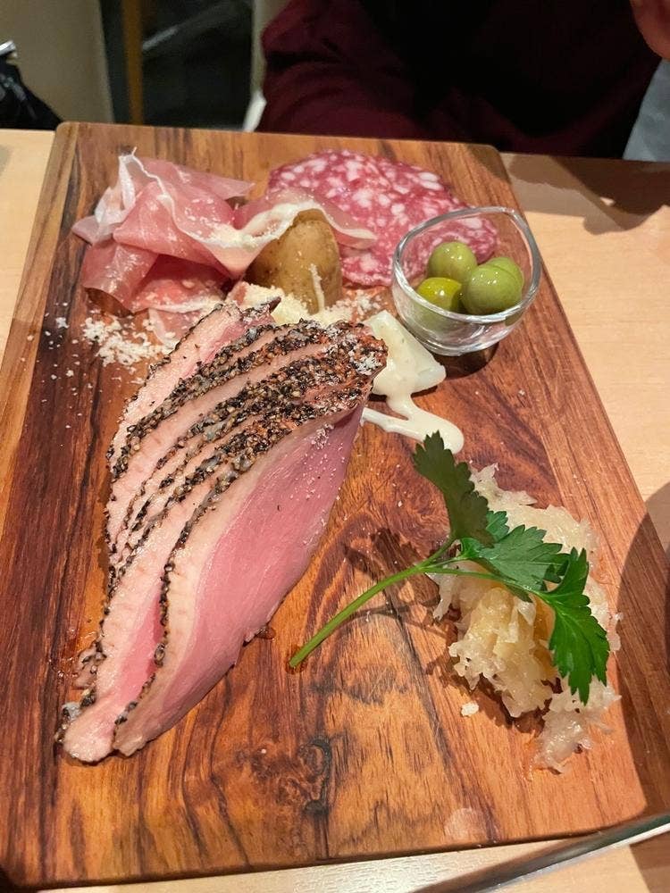 クラフトビール×チーズ＆肉バルRotie