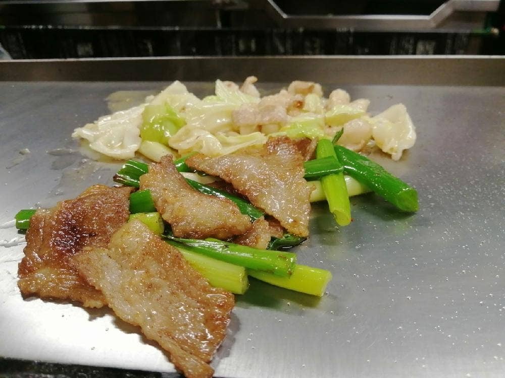 ホルモン料理専門處 利根屋