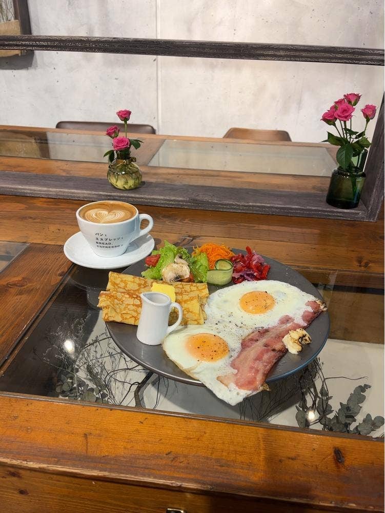 クレープとエスプレッソと花束を