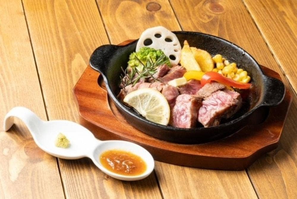 NIKUのcafe-bar AJITO