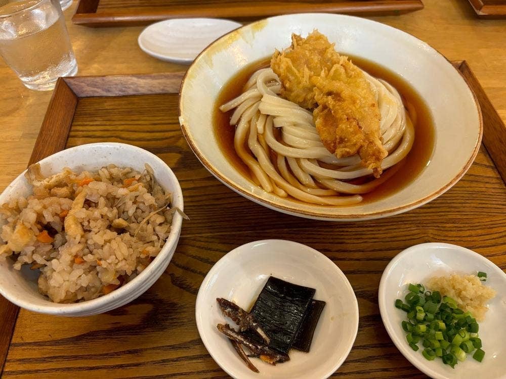 うどん屋 つなぐ