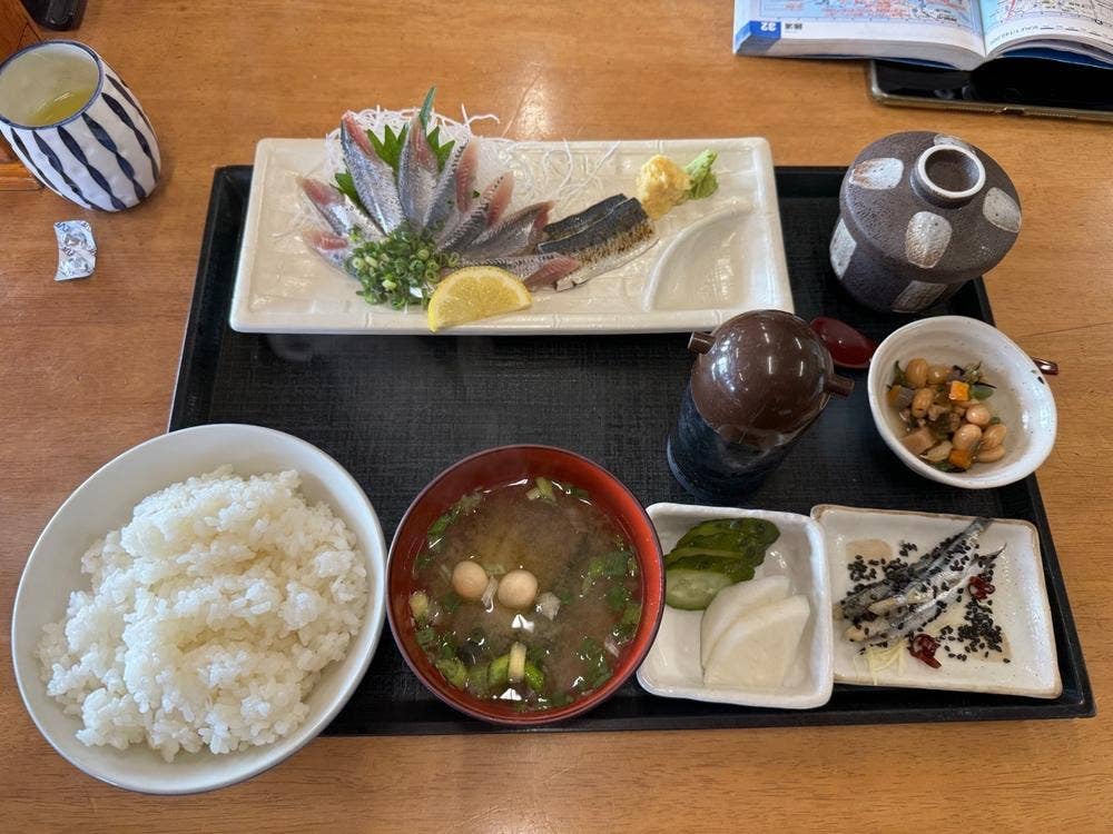 お食事処 まるに