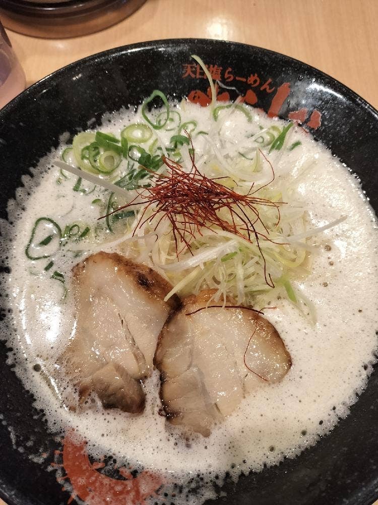 泡系しおとんこつラーメン べらしお なかもず店