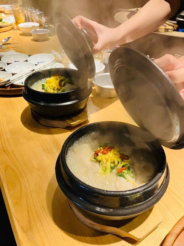 参鶏湯 人ル