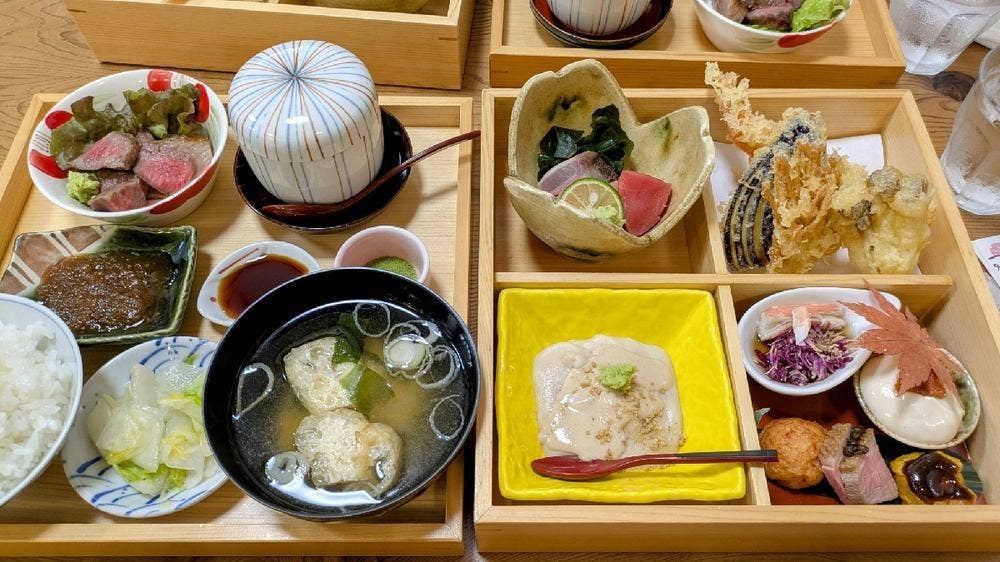 食堂カフェ はるとなつ
