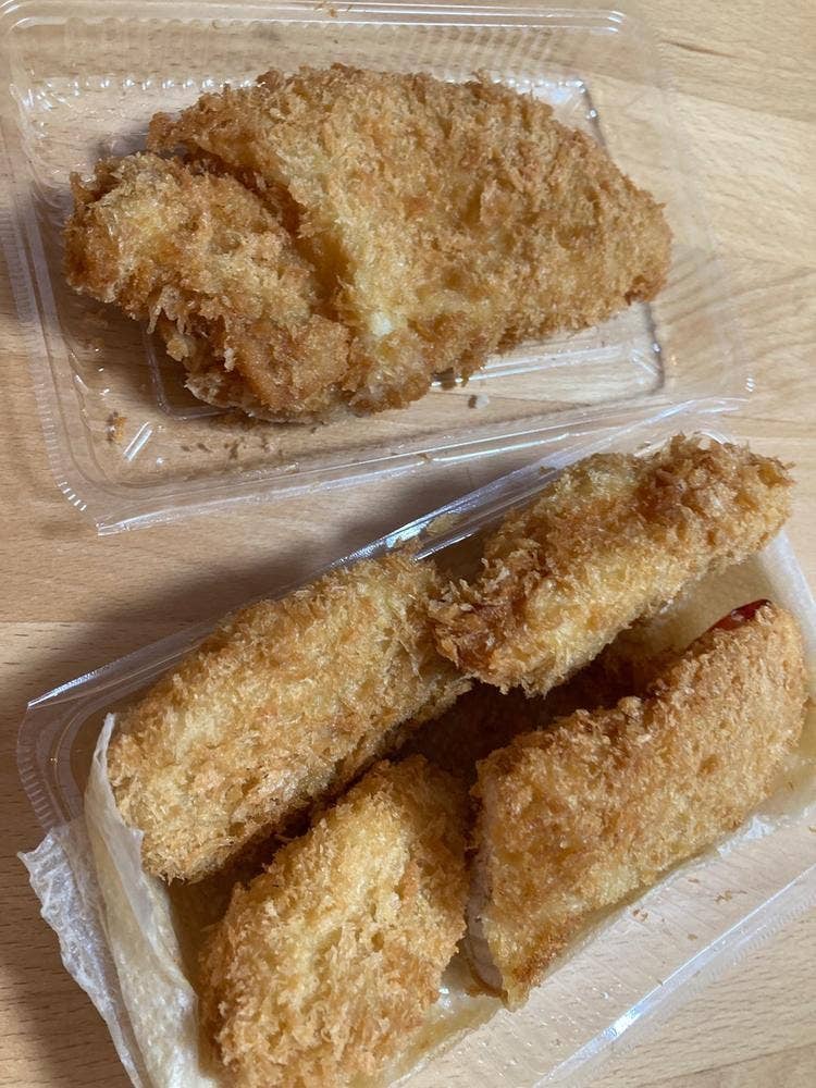 とむ