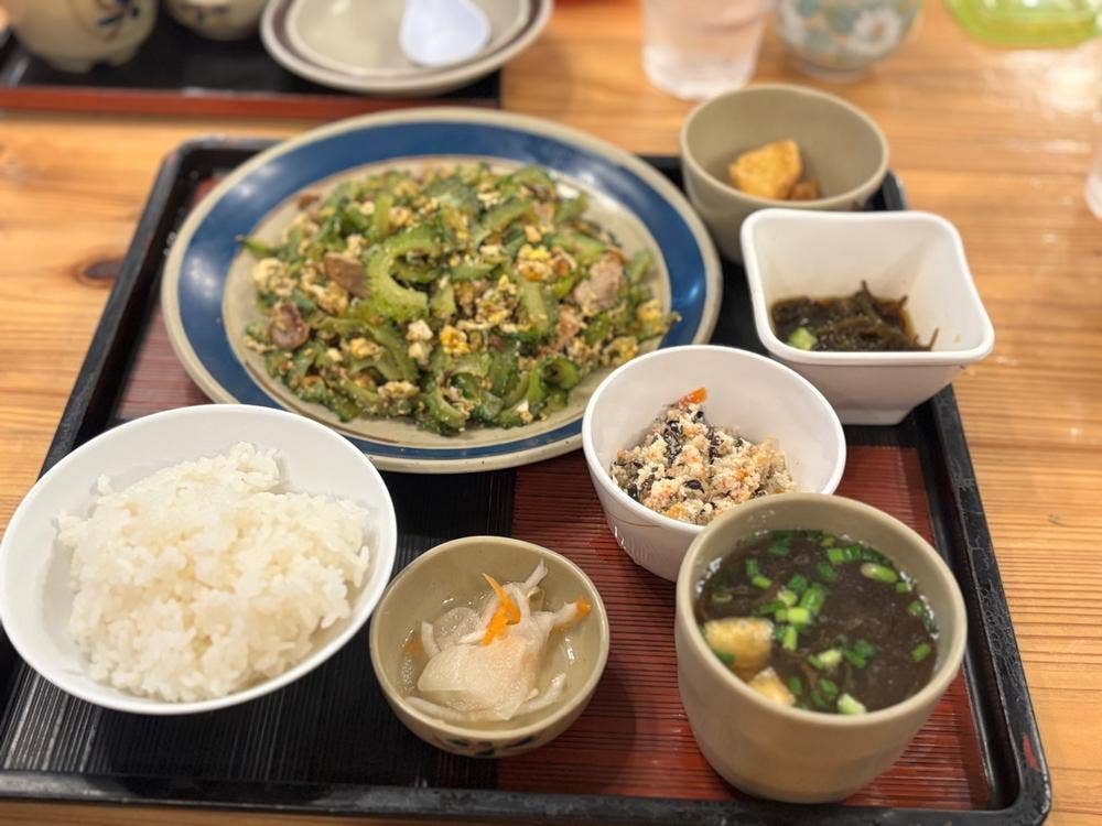 名護曲レストラン