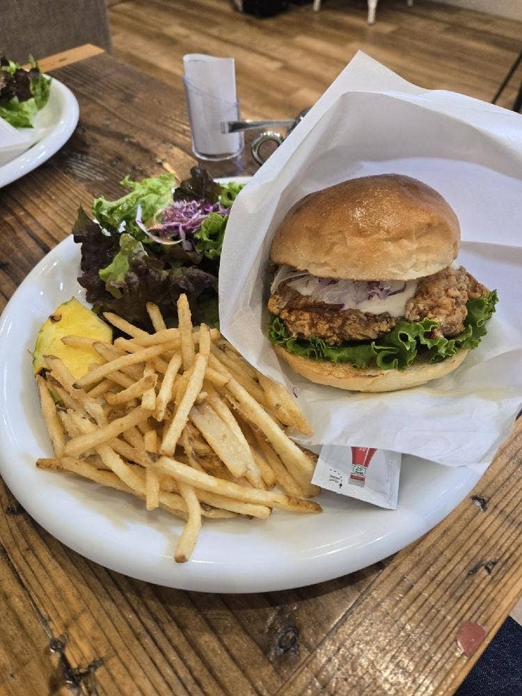 ALOHA CAFE Pineapple 草津栗東店