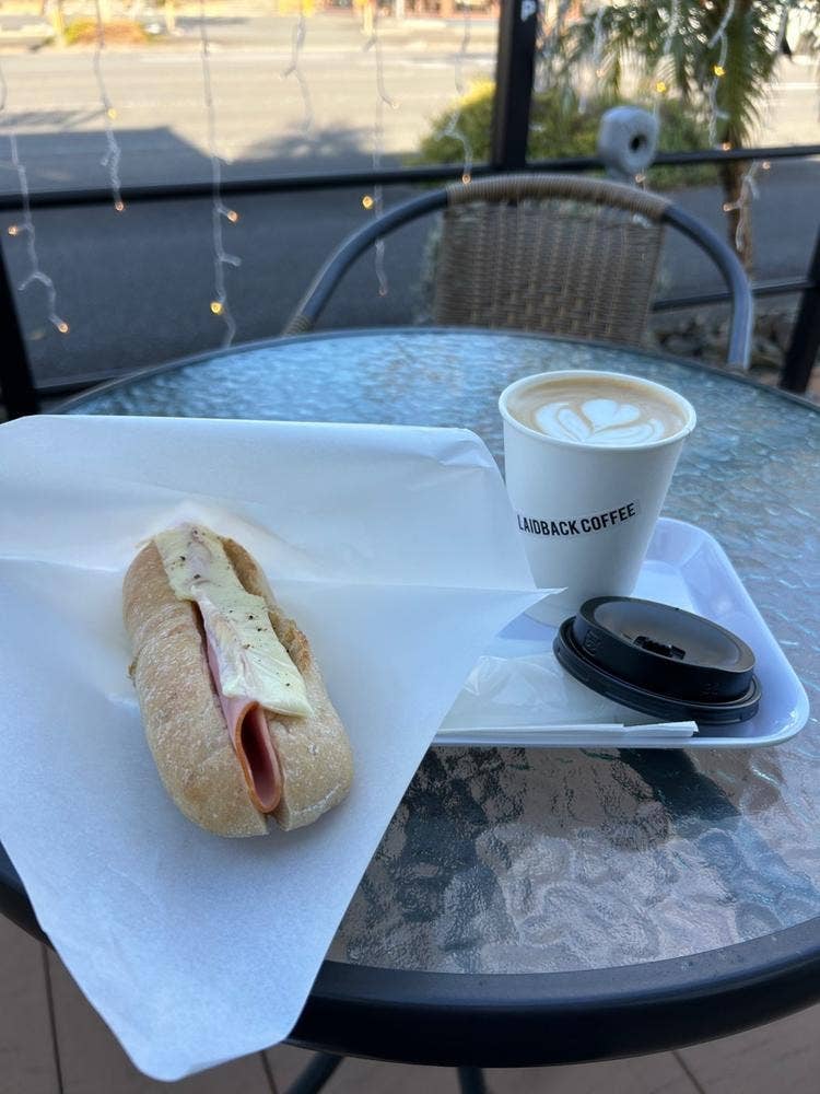 レイドバック珈琲 新別府店